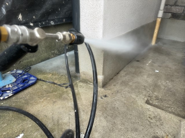 基礎巾木・高圧洗浄