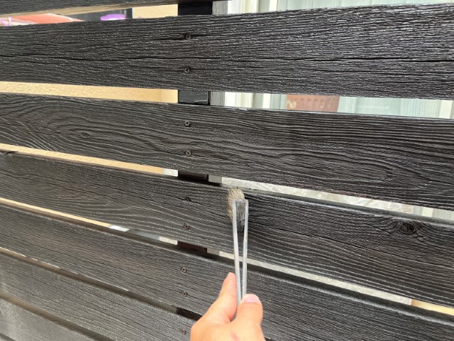 ベランダ木板・上塗り２回目