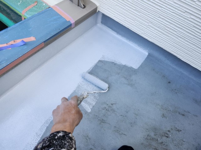 ベランダ土間・上塗り１回目