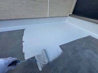 サービスバルコニー・上塗り１回目タケシールトップ