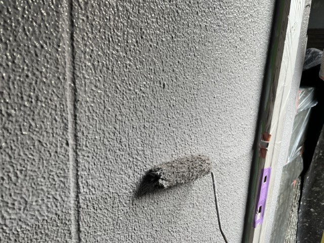 モルタル壁・上塗り2回目