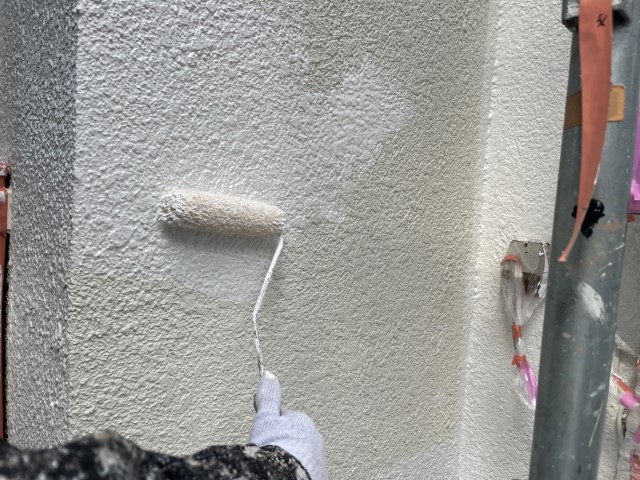 外壁モルタル・下塗り1回目