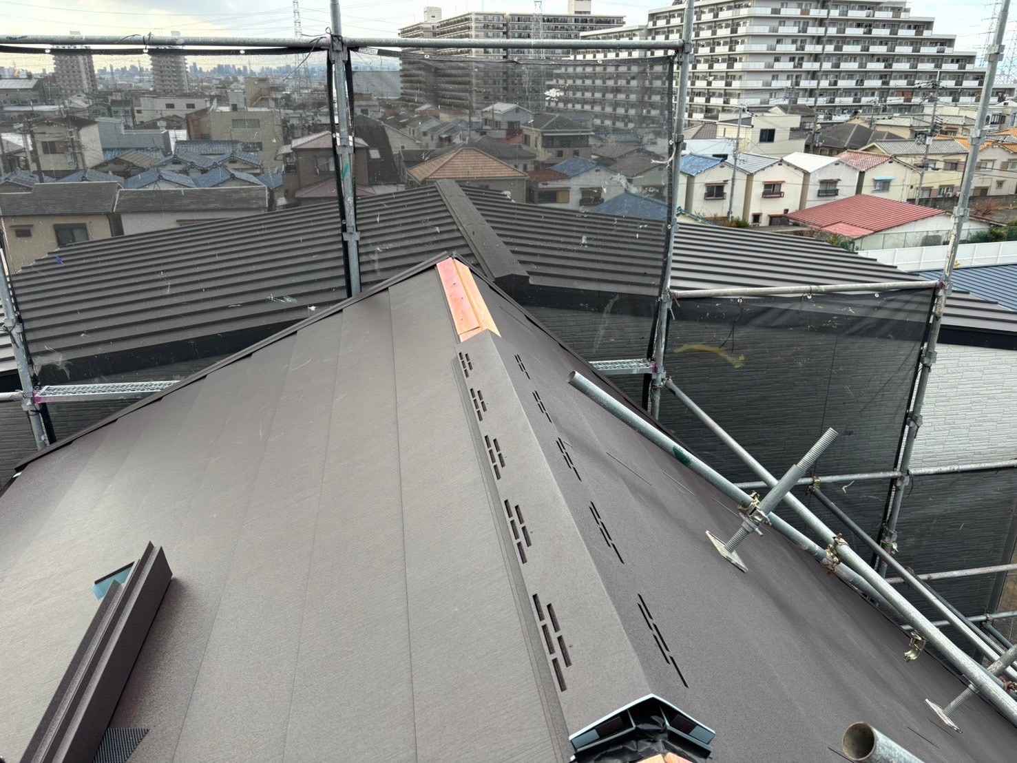 カラーベスト屋根・換気胸2P取付