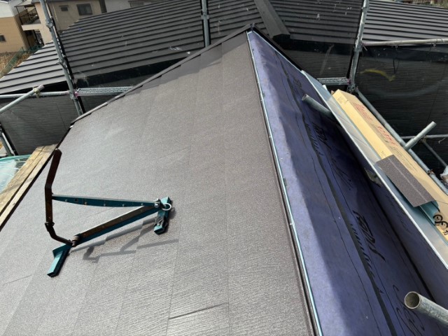 カラーベスト屋根・スーパーガルテクト貼り