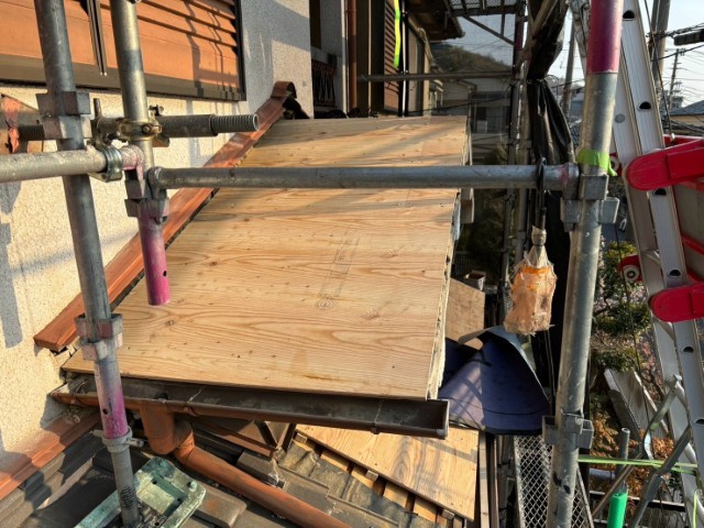 瓦下屋・コンパネ下地