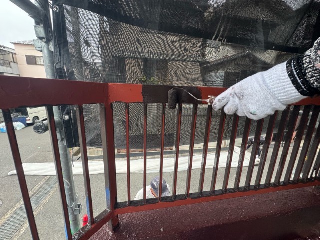 鉄部手摺・上塗り1回目