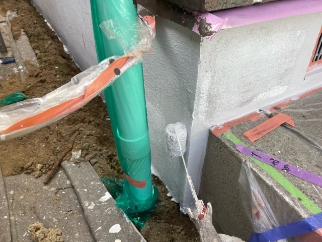 基礎巾木・上塗り１回目