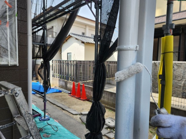 竪樋・上塗り１回目