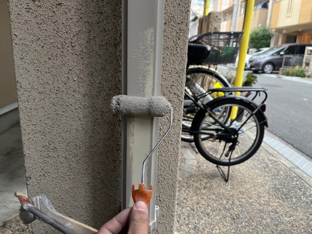 竪樋・上塗り１回目