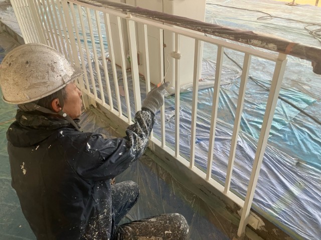 室内手摺・下塗り