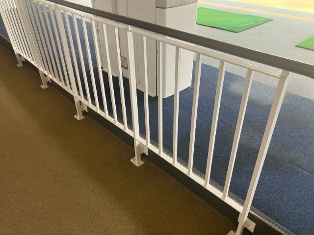 室内手摺・上塗り２回目