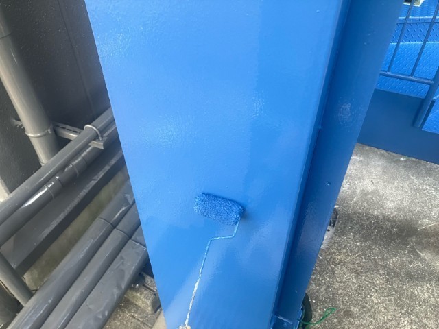 送球用コンベアー・上塗り２回目