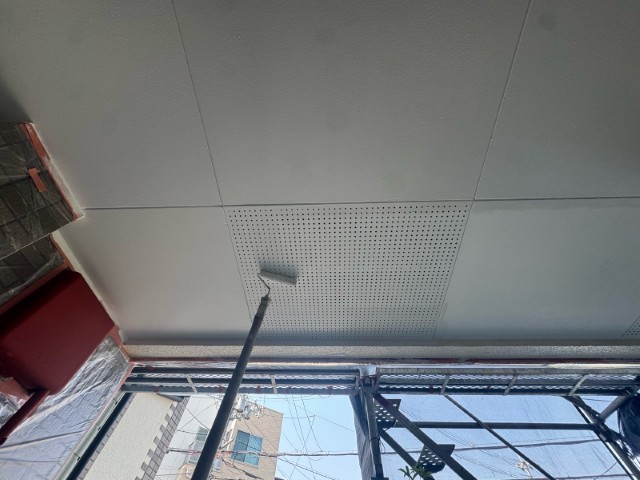 軒天井・上塗り１回目