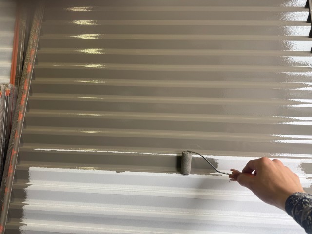 雨戸・上塗り１回目