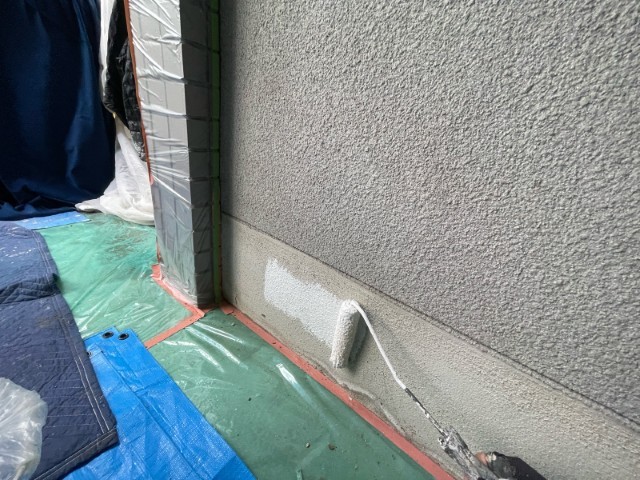 基礎巾木・下塗り