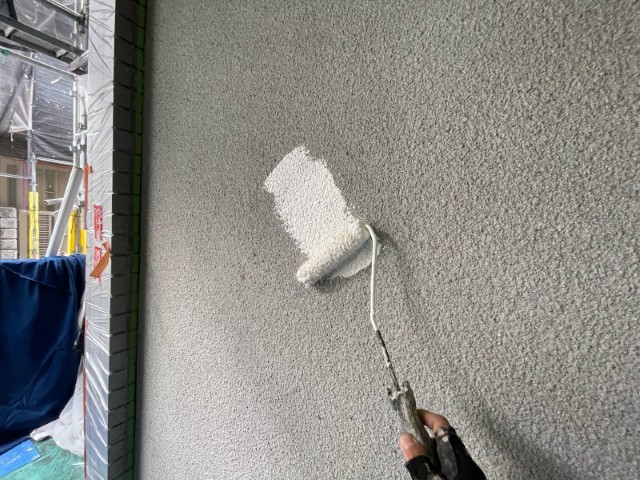 モルタル壁・下塗り1回目