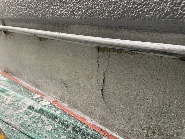 基礎巾木・クラック