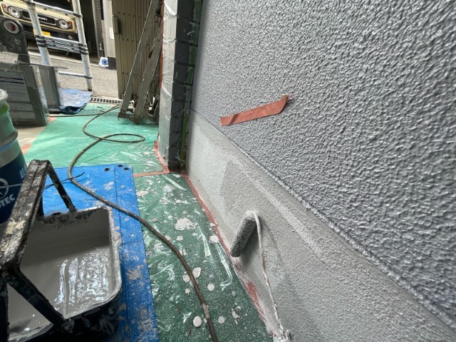 基礎巾木・上塗り１回目