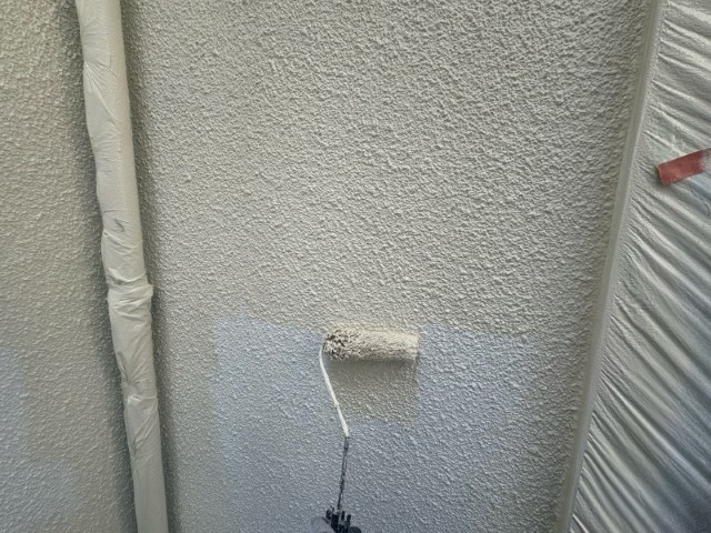 モルタル壁・上塗り１回目