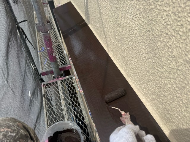 庇・上塗り２回目