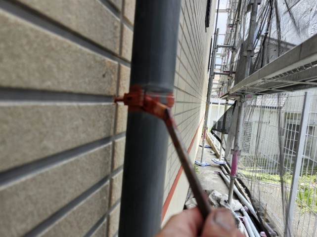 竪樋・下地処理