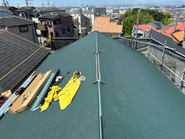 屋根・スーパーガルテクト貼り