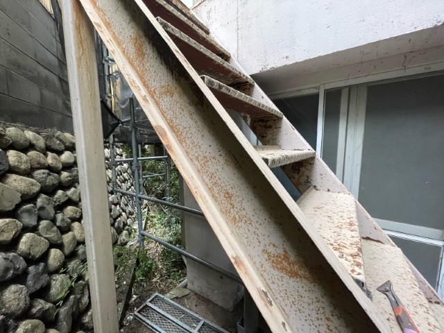 鉄骨階段・現状
