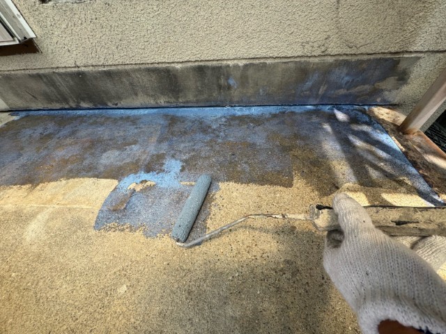 ベランダ土間・下塗り１回目（L1）