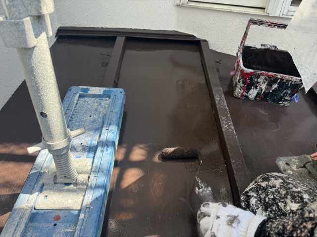 折半屋根・上塗り２回目