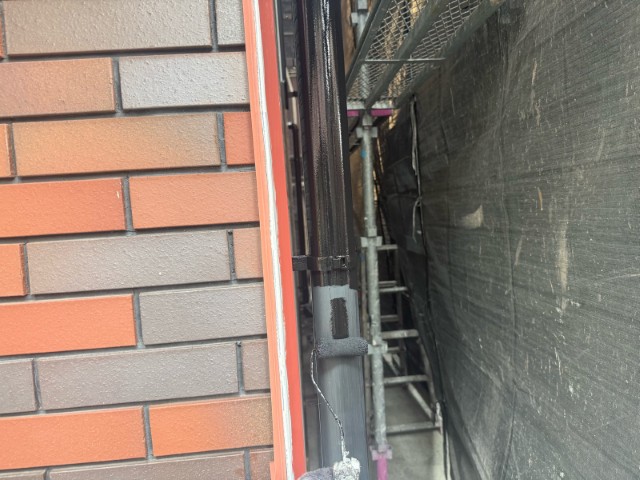 竪樋・上塗り１回目