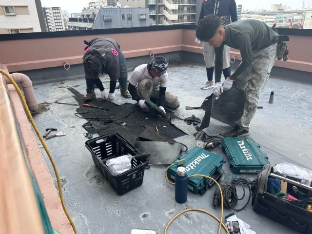 8階陸屋根・既存防水・撤去