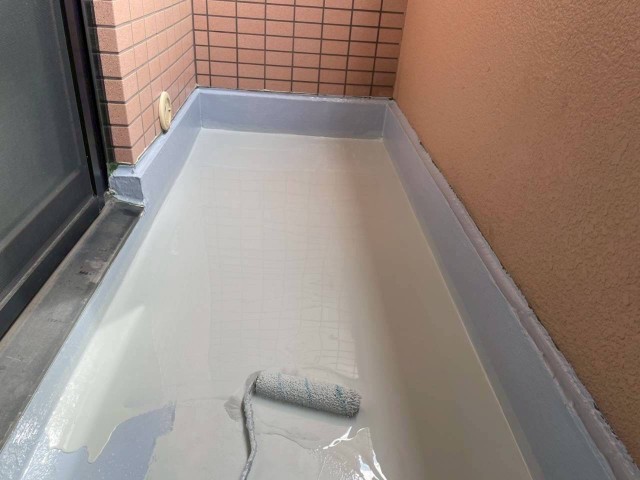 11階サービスバルコニー・ウレタン防水2層目