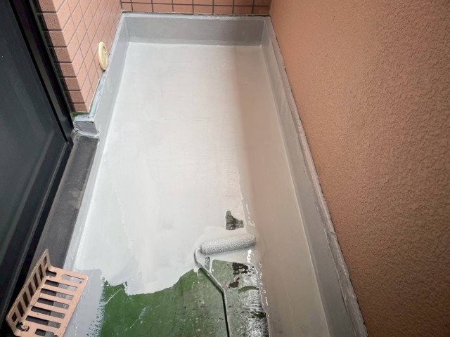 11階サービスバルコニー・ウレタン防水1層目