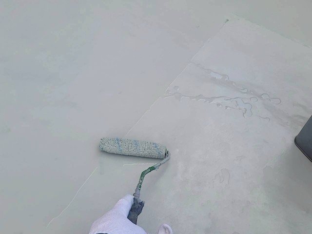 8階陸屋根・ウレタン防水２層目