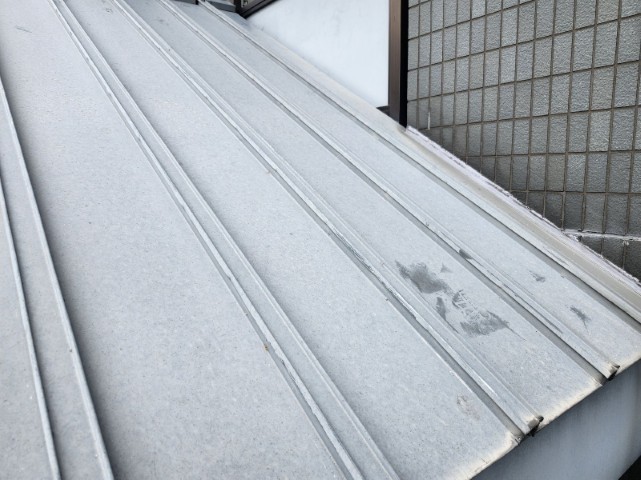 エントランス屋根・現状