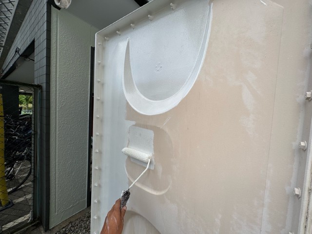 貯水タンク・下塗り