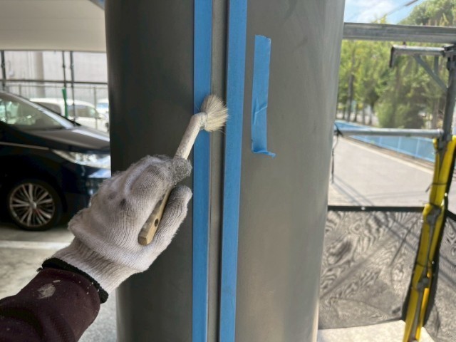 エントランス柱・プライマー散布