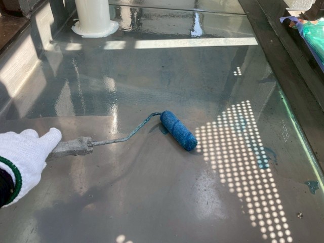 ベランダ土間・下塗り