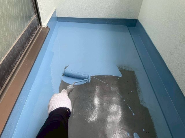 ベランダ土間・中塗り