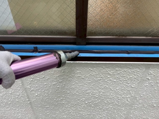 冊子目地・シーリング打設