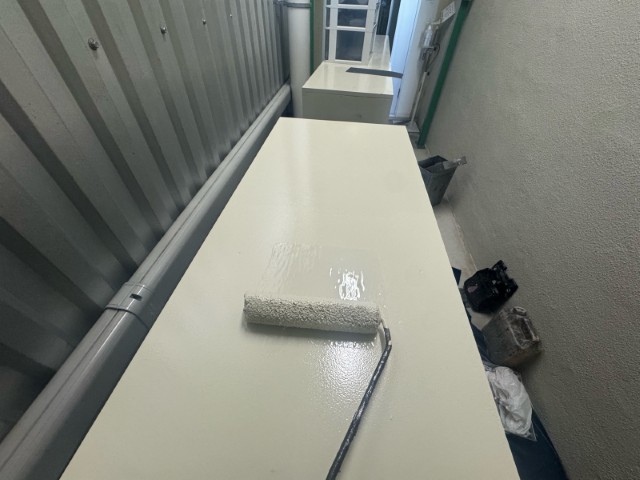 下駄箱・上塗り2回目